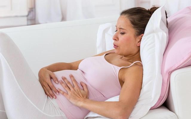 孕妈在孕中的三个时间段 最好不要频繁抚摸运动