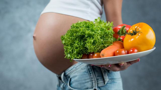几种看起来营养丰富的食物中 可能隐藏着对胎儿不利的因素