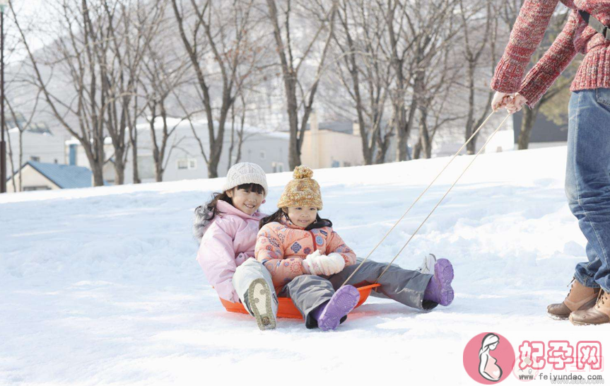 描写孩子玩雪的语句感慨 孩子看到雪高兴的心情说说