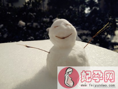 带孩子玩雪发朋友圈句子 宝宝第一次玩雪的心情说说