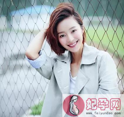 演员刘希媛在三亚乱停车还爆粗口推保安，网友称别给东北人丢脸