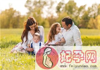 孩子要放假回来妈妈激动心情短语 宝宝放假开心的心情说说