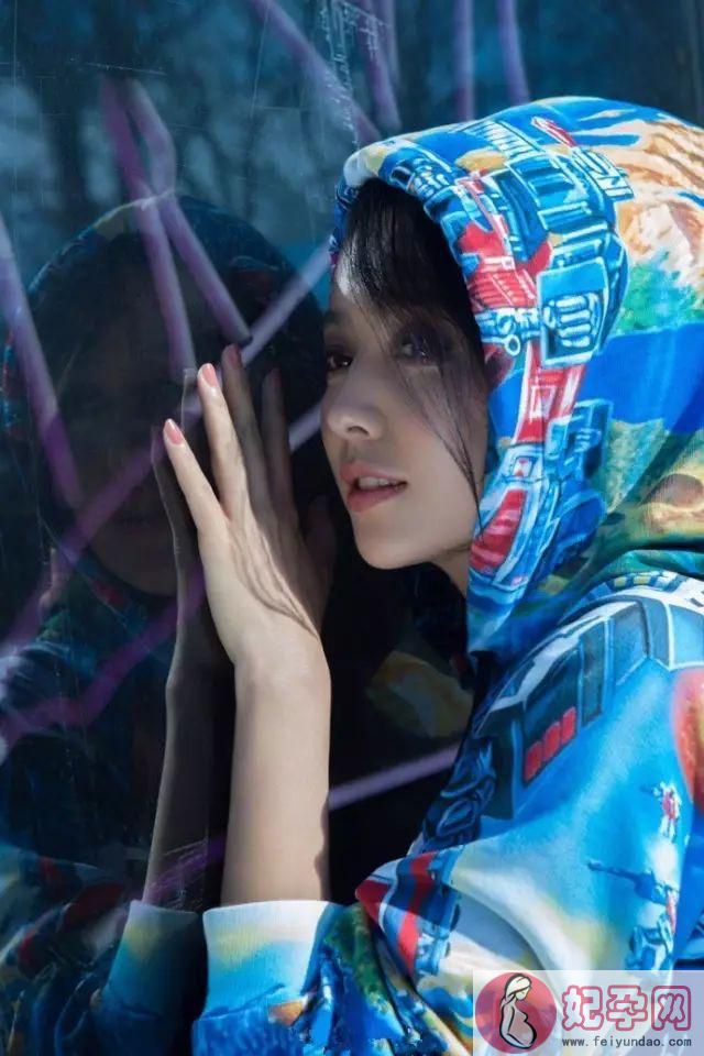 新疆最美不是古力娜扎，连迪丽热巴见到她都要叫一声前辈