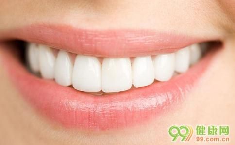 怎样清洁牙齿上多年的污垢（7个方法教你快速清除牙齿污垢）(1)