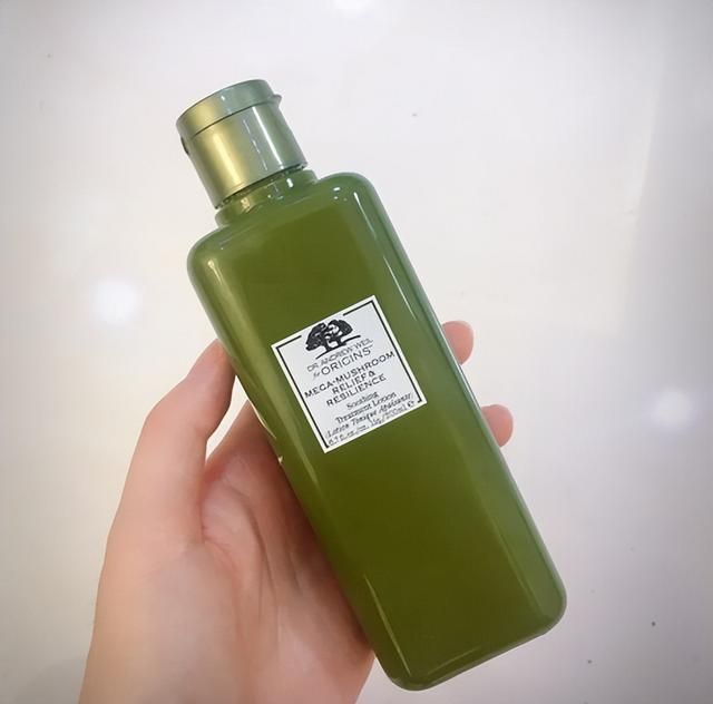 平价又对皮肤好的爽肤水有哪些（盘点非常好用的爽肤水测评）(2)