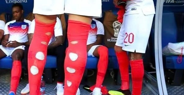 为什么足球运动员要穿破袜子 足球袜子为什么那么长