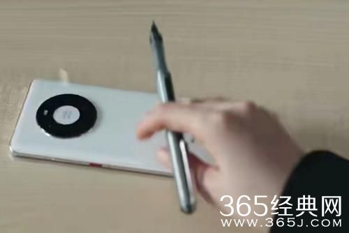 《去有风的地方》许红豆的手机