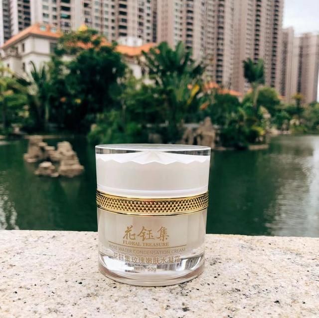 冷白皮美白面霜排行榜（抖音超火的美白补水保湿面霜测评推荐）(1)