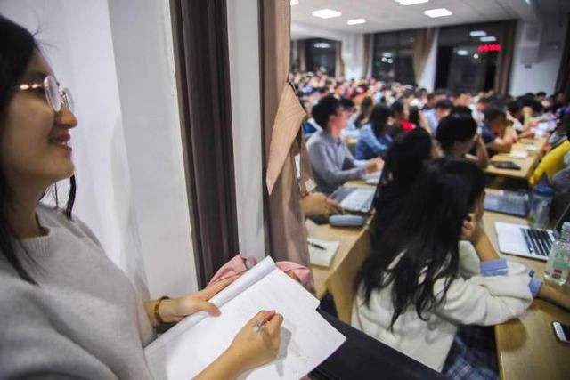 一学期学六门课难吗（光听名字就想去上的似是而非课）