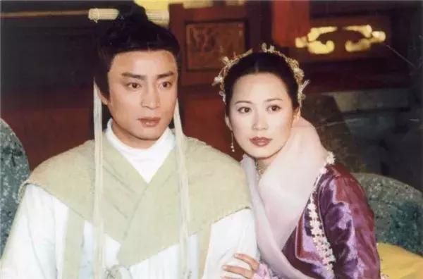 郑伊健和陈松伶合作了几部剧（盘点九大版本陈近南扮演者）(20)
