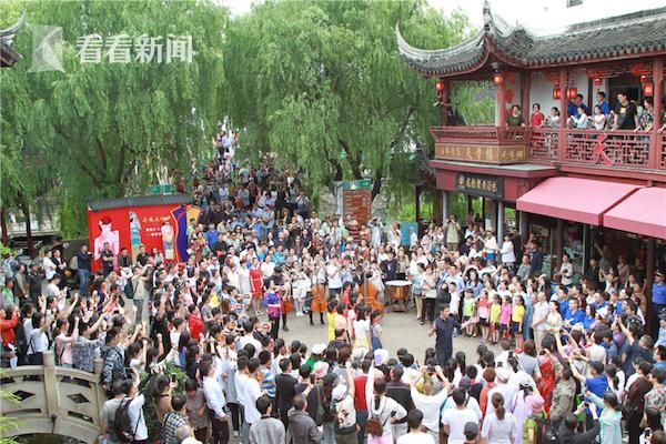 上海地铁歌唱祖国快闪（超燃魔都快闪告白）(7)