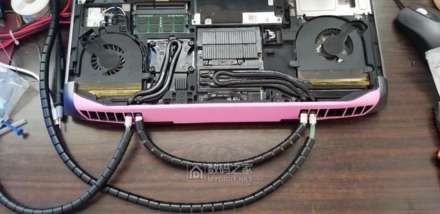 外星人用alienware散热（满载骤降20外星人Alienware17笔记本电脑爆改水冷散热）(11)