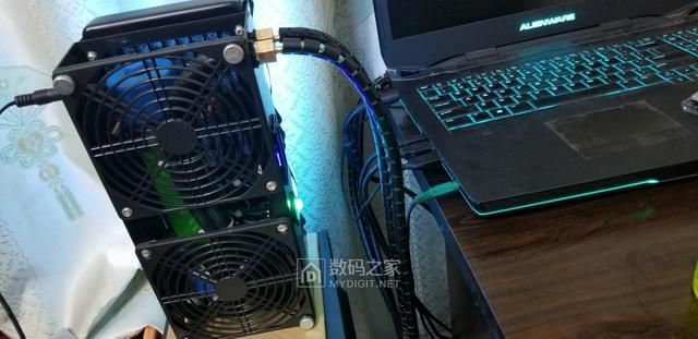 外星人用alienware散热（满载骤降20外星人Alienware17笔记本电脑爆改水冷散热）(7)