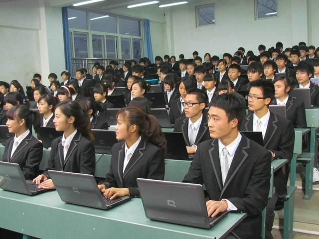 软件工程专业就业前景调查分析（就业排行榜软件工程专业）(2)