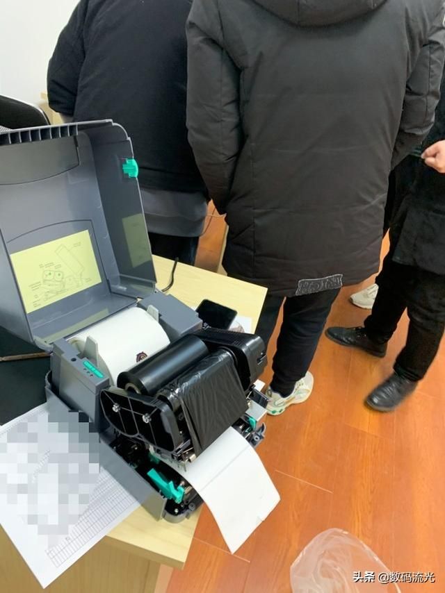 双屏收银机内置打印机如何安装（我安装两台打印机收费80客户嫌贵）(2)