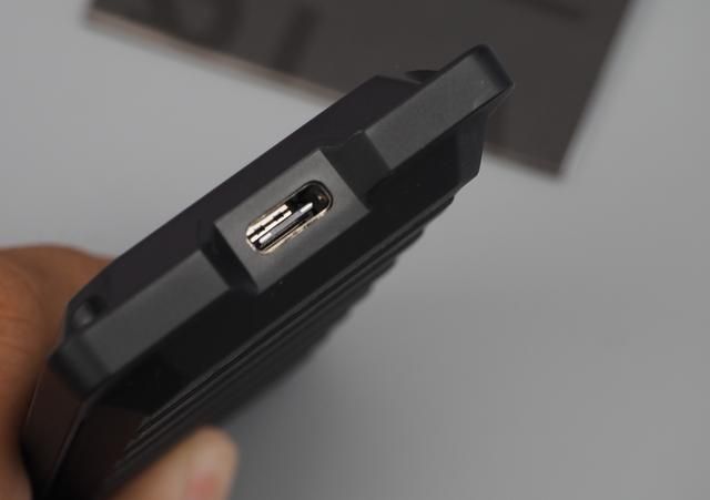 新款移动固态硬盘（游戏移动固态硬盘佼佼者）(5)