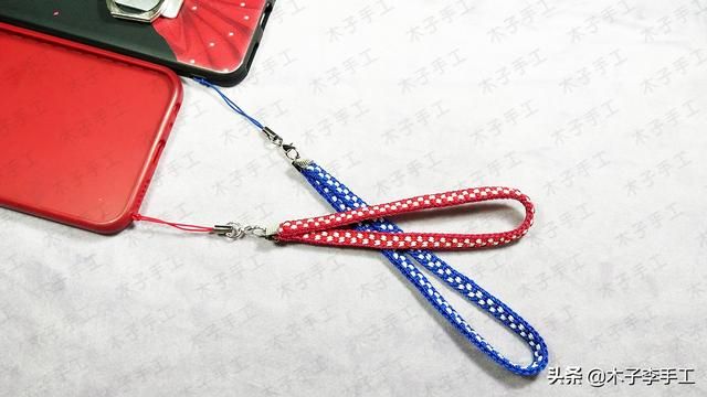蝴蝶结手机挂绳编法大全（用方形盘编器做的手机挂绳的编法图解）(1)