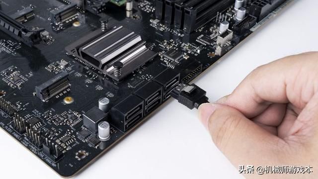 机械师f117f6拆机教程（搞机作战室台式机硬件升级安装教程）(10)