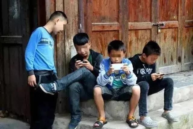 让儿童戒掉手机瘾有什么办法（如何帮助少年儿童戒除手机瘾）