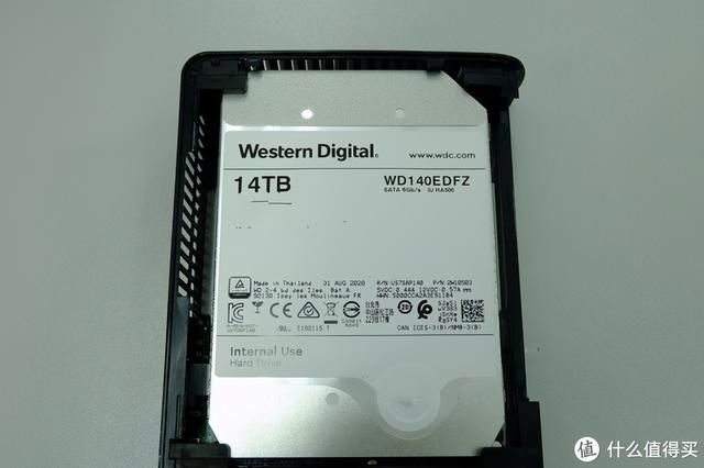 西部数据移动硬盘3.01t拆解（西部数据14TB移动硬盘晒单及拆解分析硬盘的磁记录方法）(35)
