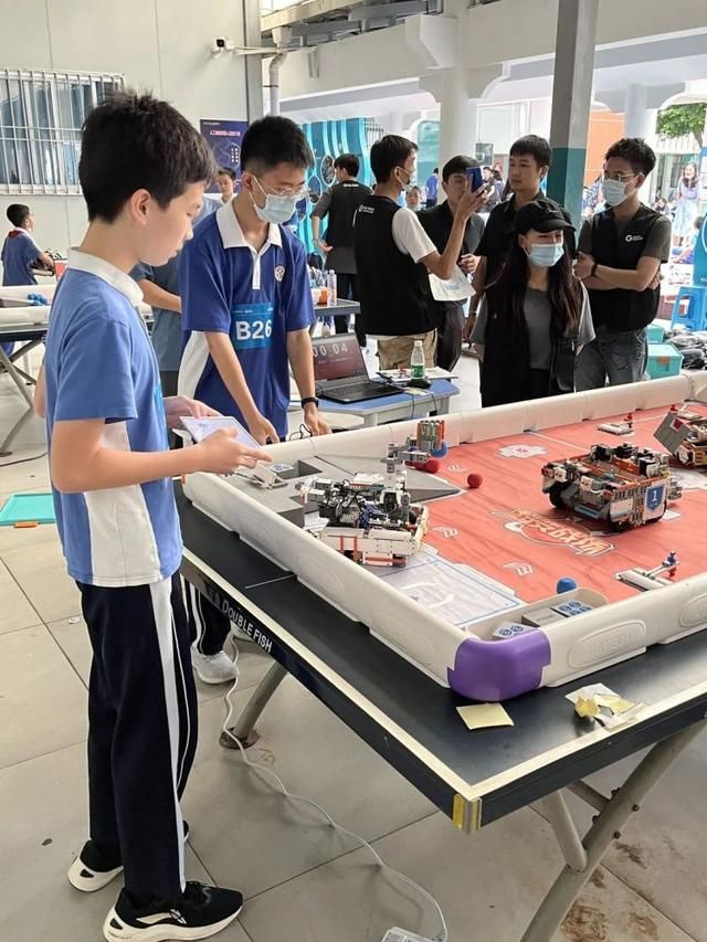 学校开展科技创新（学府中学科技创新教育）(3)
