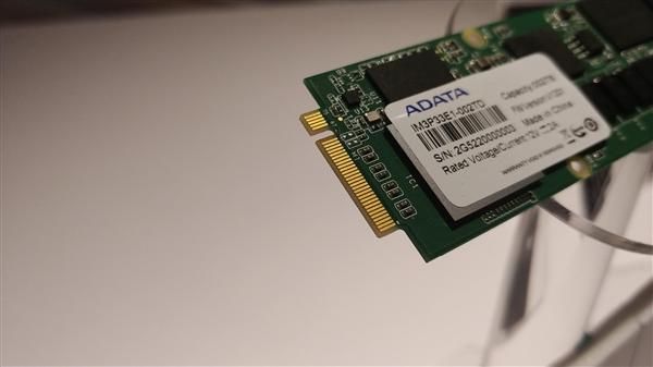 威刚im2p33e8（威刚首秀M.3SSD单路服务器集成36块288TB）(2)