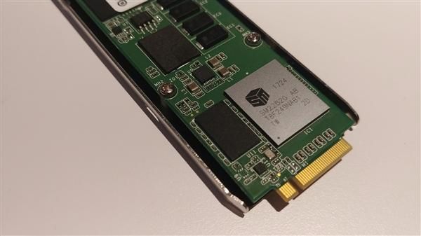 威刚im2p33e8（威刚首秀M.3SSD单路服务器集成36块288TB）(5)