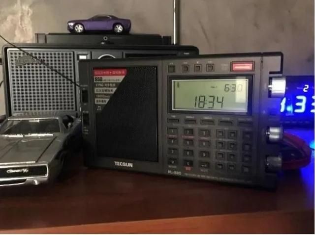 德生9700收音机测评（老外对德生封关之作PL-990收音机详细测评）(4)