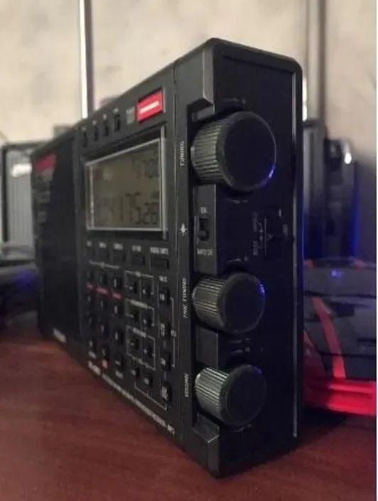 德生9700收音机测评（老外对德生封关之作PL-990收音机详细测评）(6)