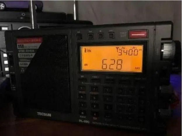 德生9700收音机测评（老外对德生封关之作PL-990收音机详细测评）(10)
