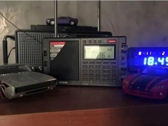 德生9700收音机测评（老外对德生封关之作PL-990收音机详细测评）(8)