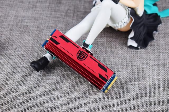 影驰黑将pro500g固态（走向普及化的高速储存）(43)