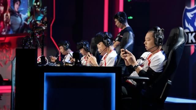 杨戬对线狂铁好打吗（老帅说最大对手eStar）(1)