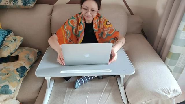 奥睿科桌面评测（ORICO奥睿科笔记本电脑桌测评）(12)