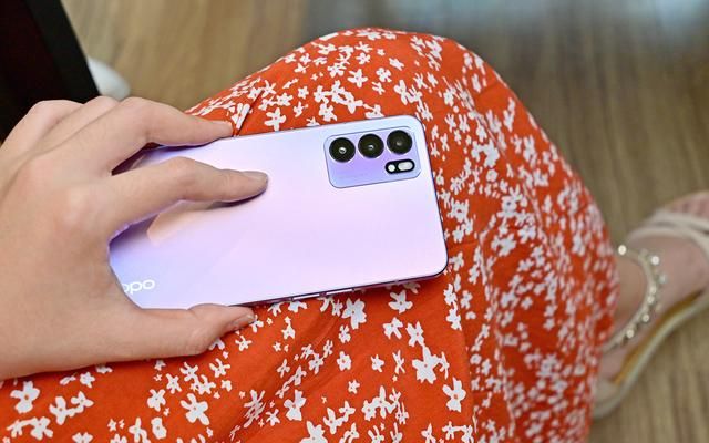 oppo reno6星黛紫好看吗（OPPOReno6星黛紫体验3000元内手机颜值能达到什么程度）(10)
