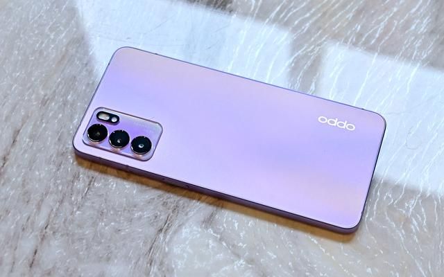oppo reno6星黛紫好看吗（OPPOReno6星黛紫体验3000元内手机颜值能达到什么程度）(2)