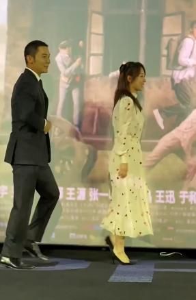杨紫无修图照（杨紫路演精修美图被拆穿）(5)