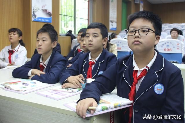 多媒体教学一体机（浅谈多媒体在语文教学中的应用）(7)