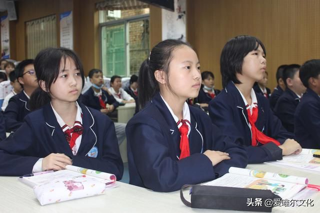 多媒体教学一体机（浅谈多媒体在语文教学中的应用）(8)