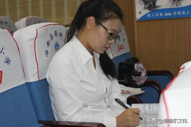 多媒体教学一体机（浅谈多媒体在语文教学中的应用）(9)