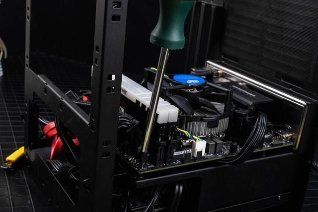 铭瑄h610itx能装什么cpu（电脑桌面面积嫌小）(18)