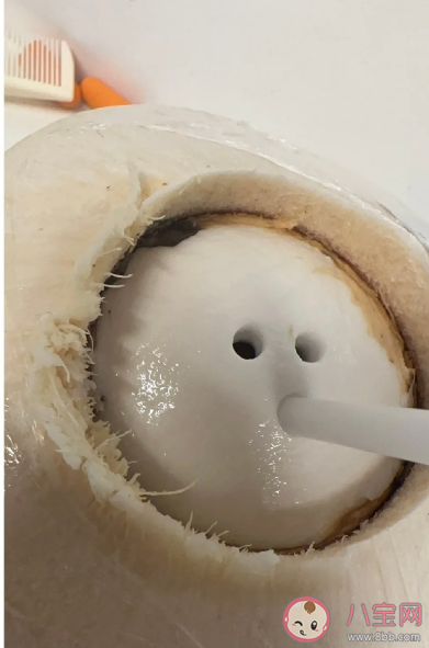 喝预开口的椰子进急诊是怎么回事 椰子变质会产生什么