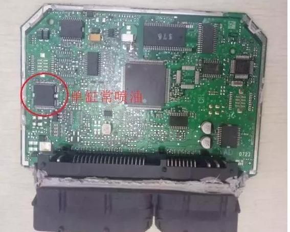 没有油发动机故障灯亮怎么办 没油没火发动机ecu通讯故障电脑进不去怎么办