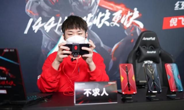 为什么手机发布会那么多人 手机发布会为什么越来越无聊了