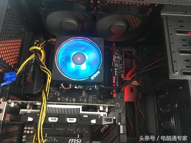 台式机开机一会显示器就不亮了 台式机为何长时间不用开机的时候屏幕就不亮无显示呢(3)