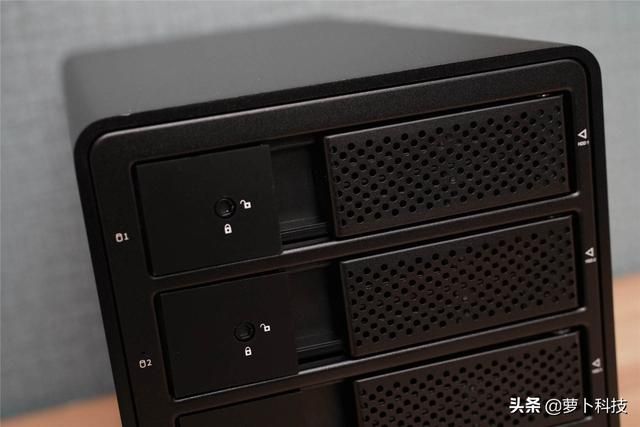 如何用奥睿科硬盘分区（入手奥睿科五盘位硬盘柜一步到位）(3)