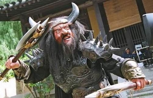 魔幻手机里面的牛魔王是谁演的（还记得魔幻手机牛魔王吗）(2)