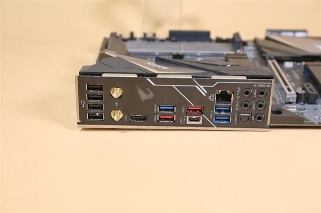 技嘉aorusz390elite评测（这是一块被低估了的主板）(12)