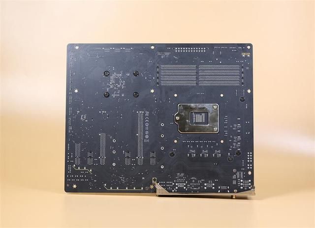 技嘉aorusz390elite评测（这是一块被低估了的主板）(5)