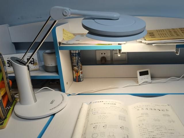 学生用的台灯护眼的哪种比较好（学生用什么台灯对眼睛最好）(4)